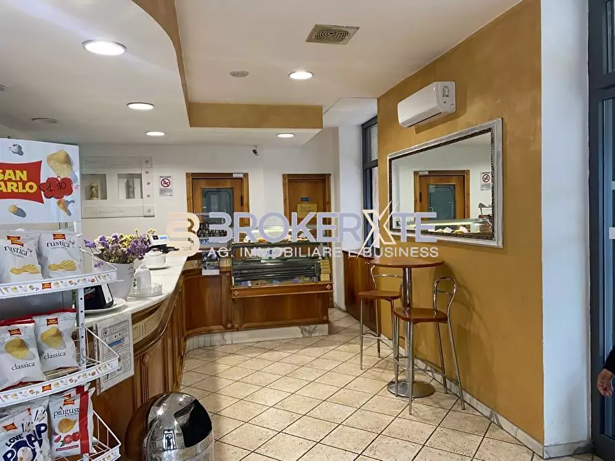 Immagine 1 di Bar / Ristorante in vendita  a Massa