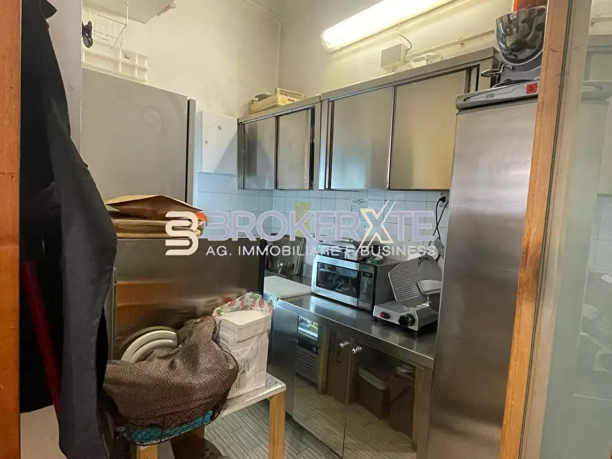 Immagine 3 di Bar / Ristorante in vendita  a Massa