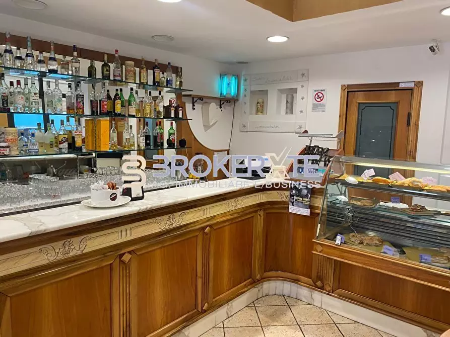 Immagine 5 di Bar / Ristorante in vendita  a Massa
