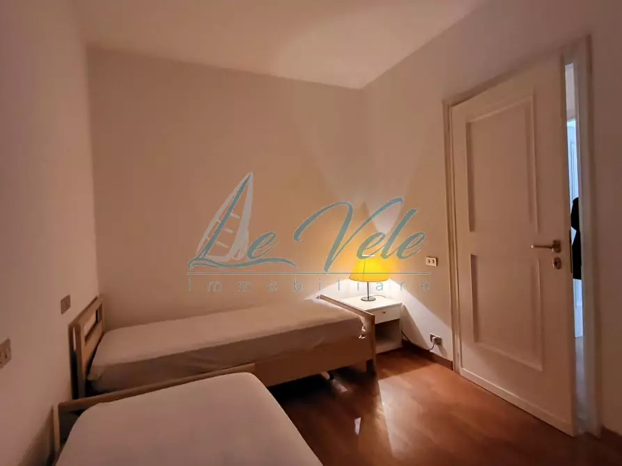 Immagine 7 di Villetta a schiera in vendita  a Massa