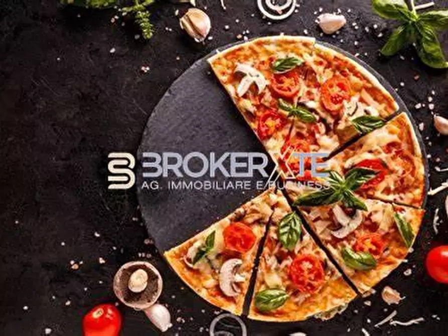 Immagine 2 di Bar / Ristorante in vendita  a Sarzana