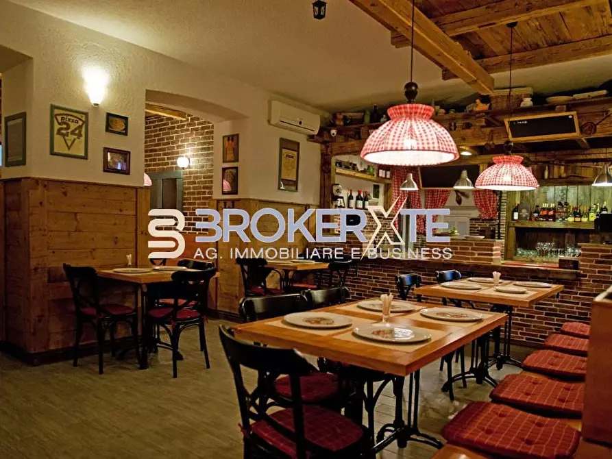 Immagine 3 di Bar / Ristorante in vendita  a Sarzana