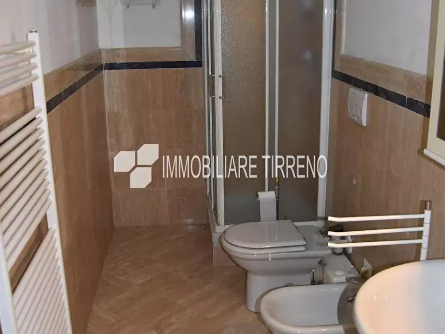 Immagine 17 di Appartamento in affitto  a Massa