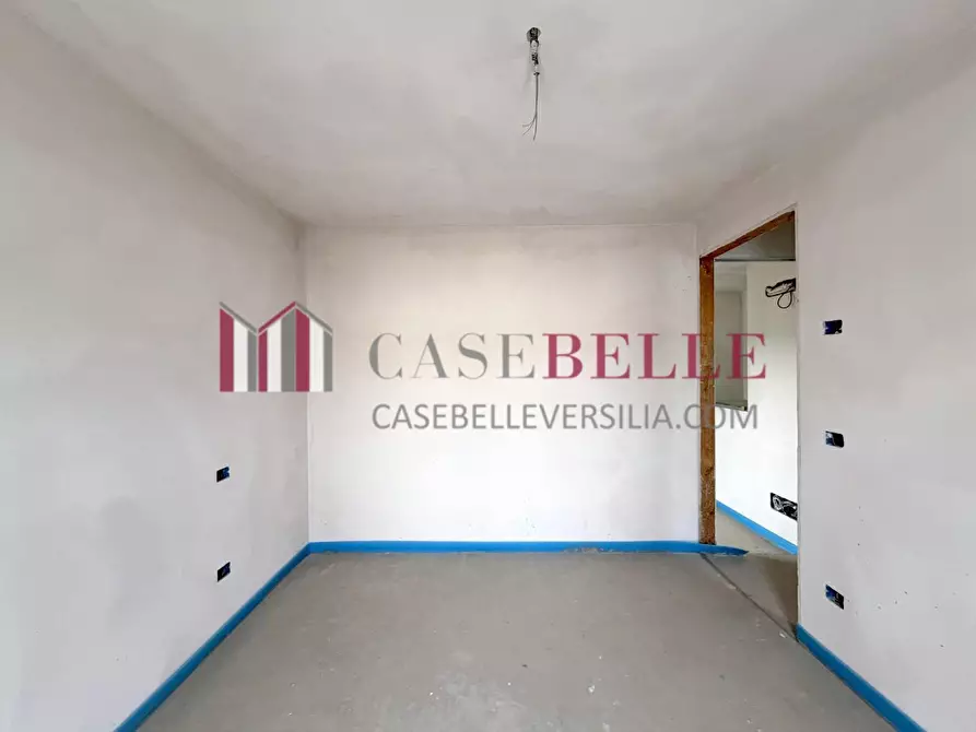 Immagine 21 di Casa quadrifamiliare in vendita  a Camaiore