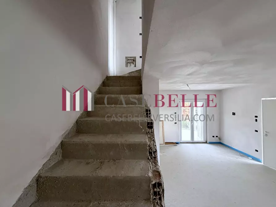 Immagine 9 di Casa quadrifamiliare in vendita  a Camaiore