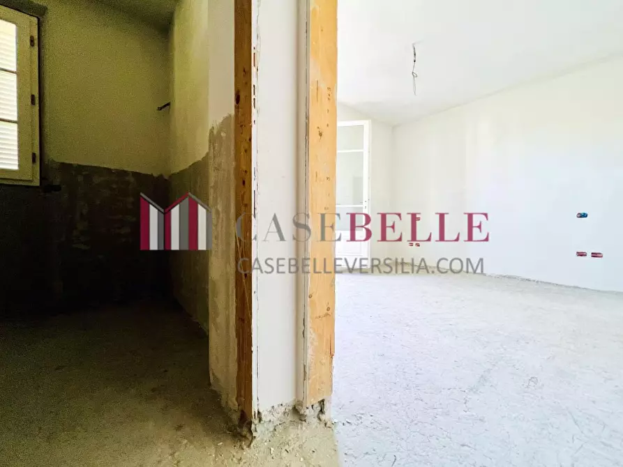 Immagine 34 di Casa quadrifamiliare in vendita  a Camaiore