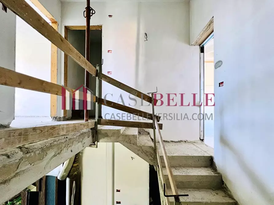 Immagine 26 di Casa quadrifamiliare in vendita  a Camaiore