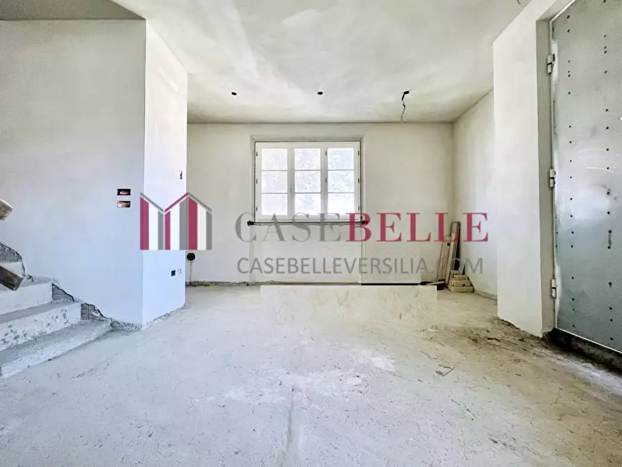 Immagine 2 di Casa quadrifamiliare in vendita  a Camaiore