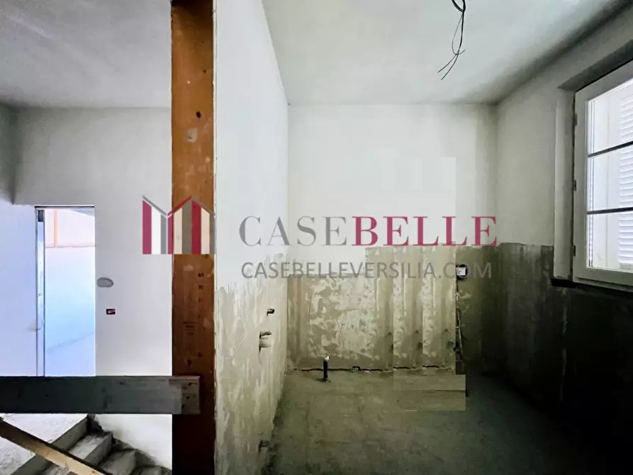 Immagine 37 di Casa quadrifamiliare in vendita  a Camaiore