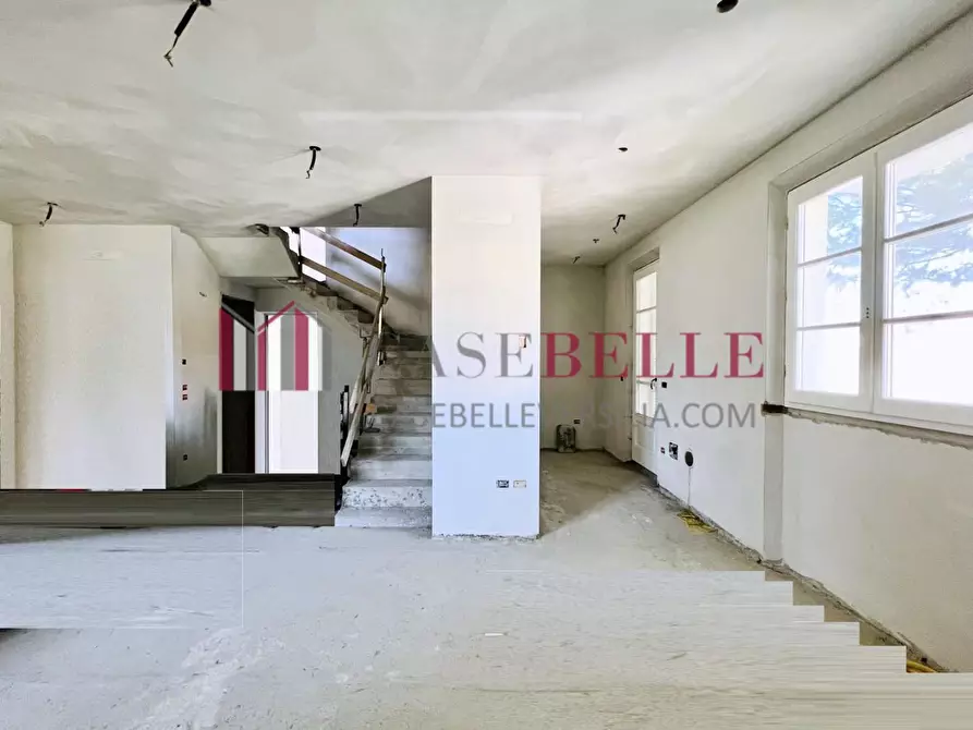 Immagine 1 di Casa quadrifamiliare in vendita  a Camaiore