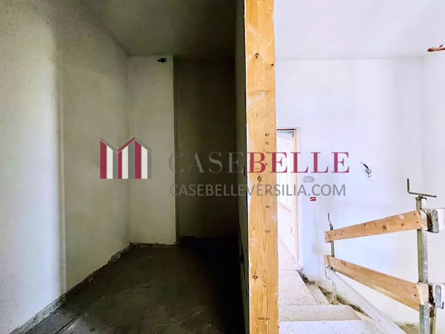 Immagine 31 di Casa quadrifamiliare in vendita  a Camaiore