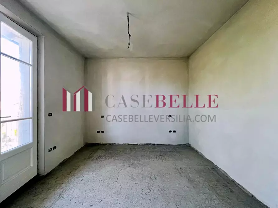 Immagine 35 di Casa quadrifamiliare in vendita  a Camaiore