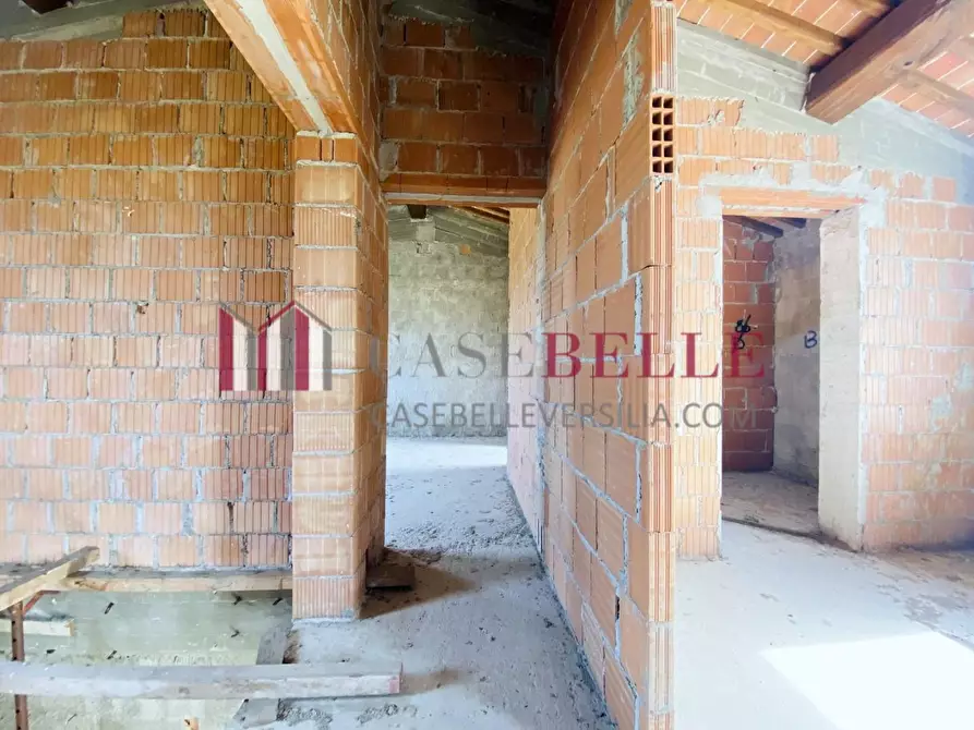 Immagine 18 di Rustico / casale in vendita  a Camaiore