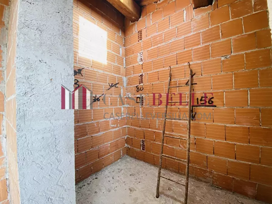 Immagine 20 di Rustico / casale in vendita  a Camaiore