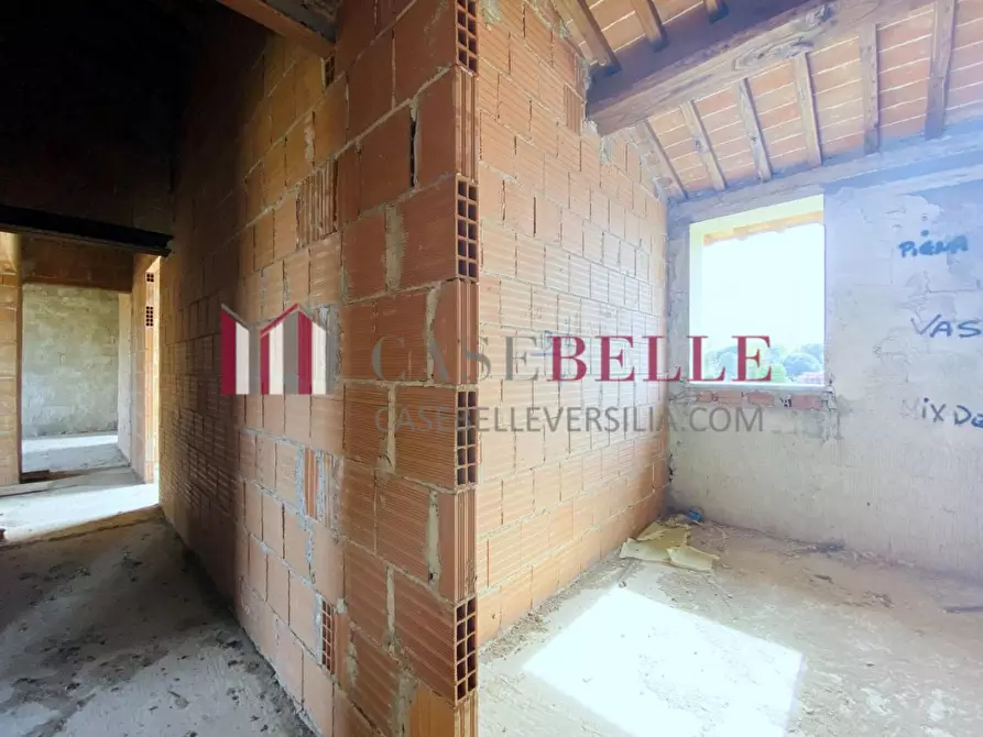 Immagine 16 di Rustico / casale in vendita  a Camaiore