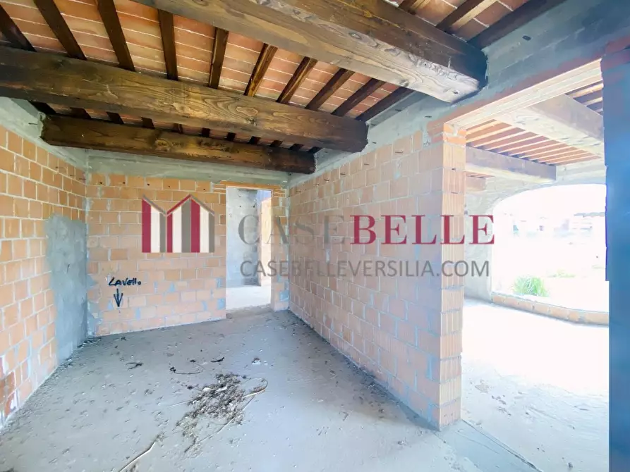 Immagine 9 di Rustico / casale in vendita  a Camaiore