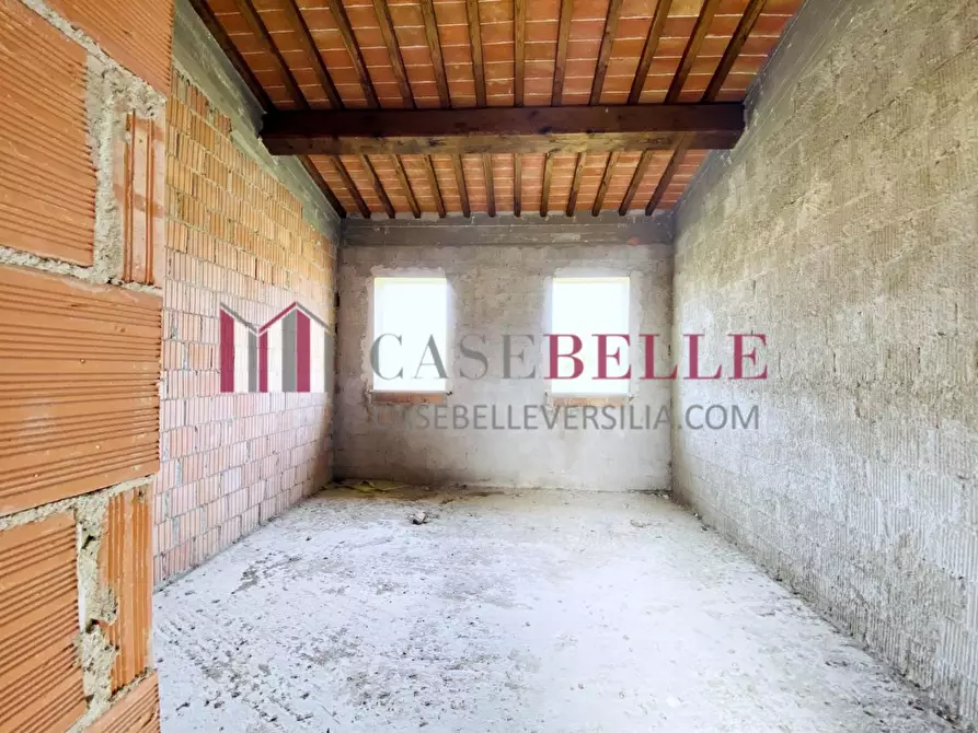 Immagine 24 di Rustico / casale in vendita  a Camaiore