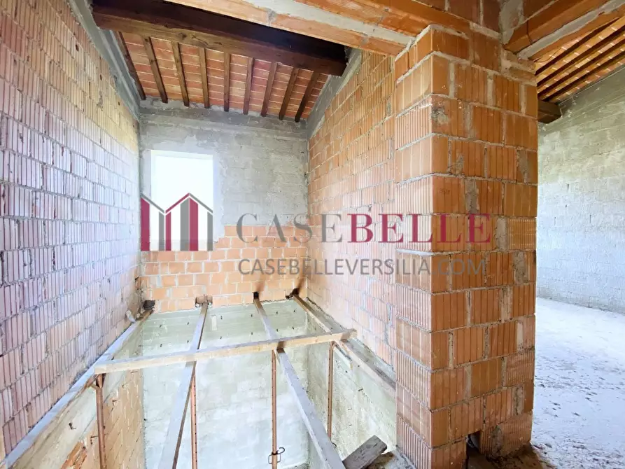 Immagine 21 di Rustico / casale in vendita  a Camaiore