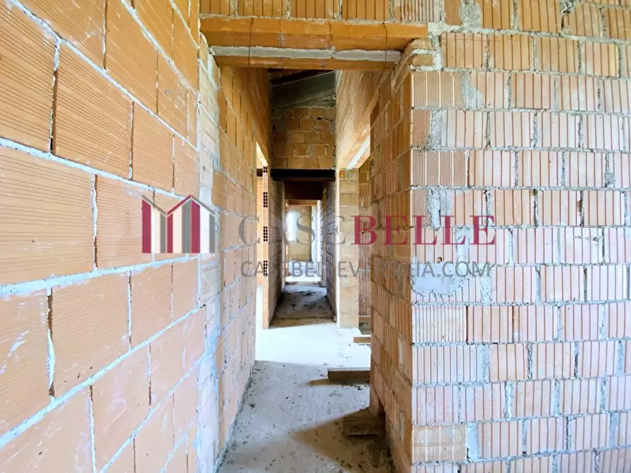 Immagine 25 di Rustico / casale in vendita  a Camaiore