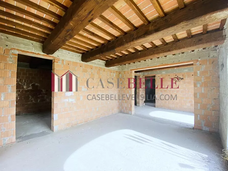 Immagine 5 di Rustico / casale in vendita  a Camaiore