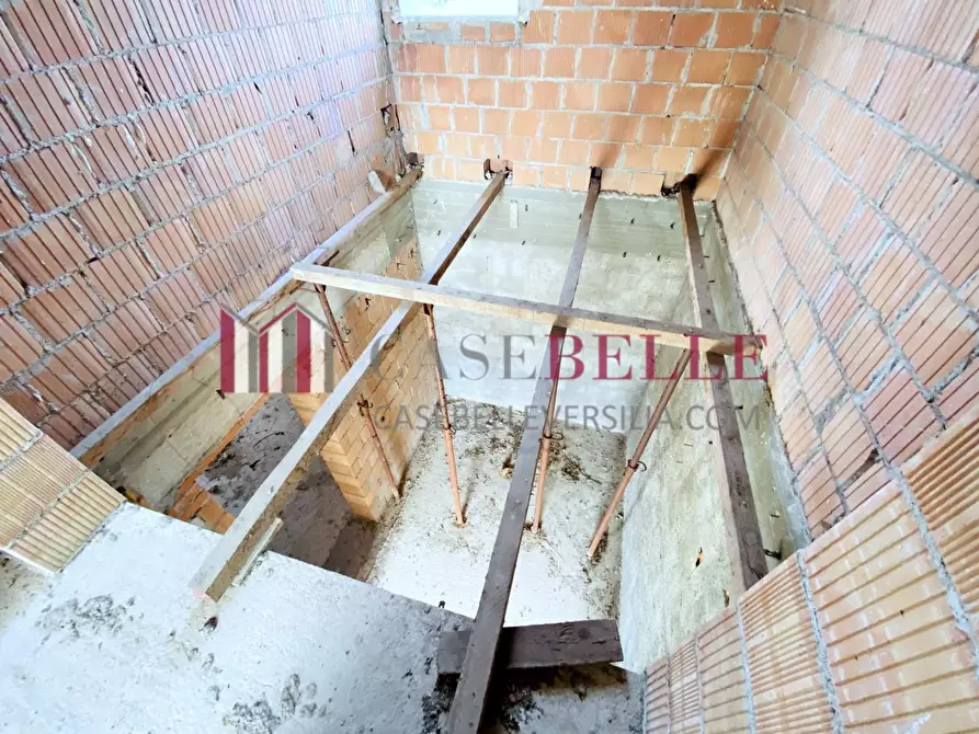 Immagine 26 di Rustico / casale in vendita  a Camaiore