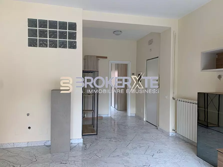 Immagine 2 di Appartamento in vendita  a Carrara