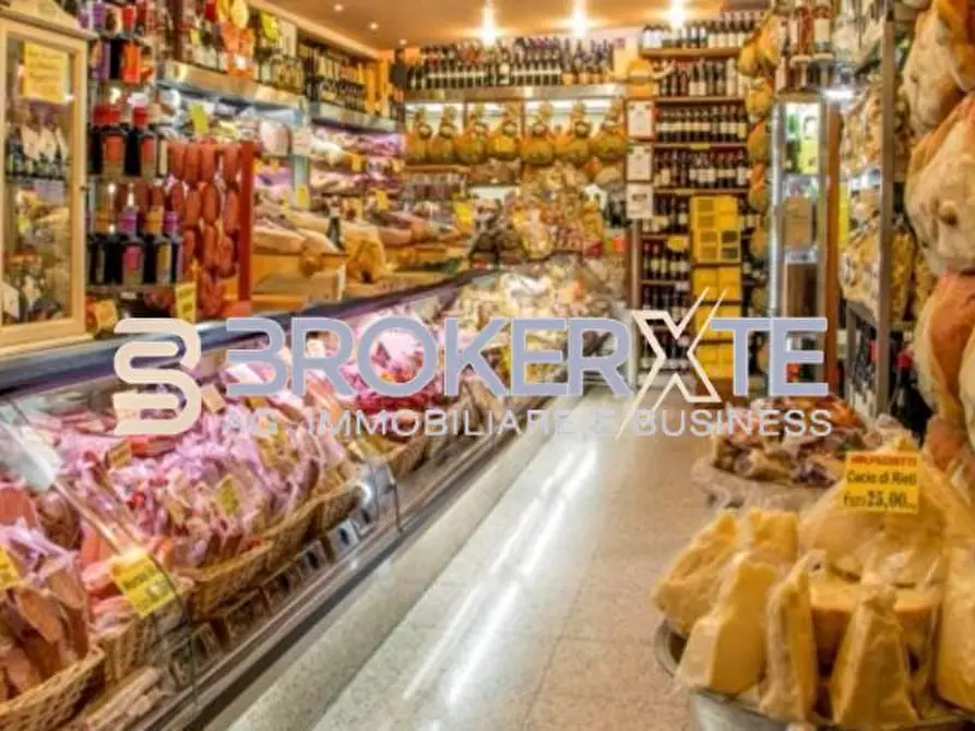 Immagine 4 di Alimentari in vendita  a Fosdinovo