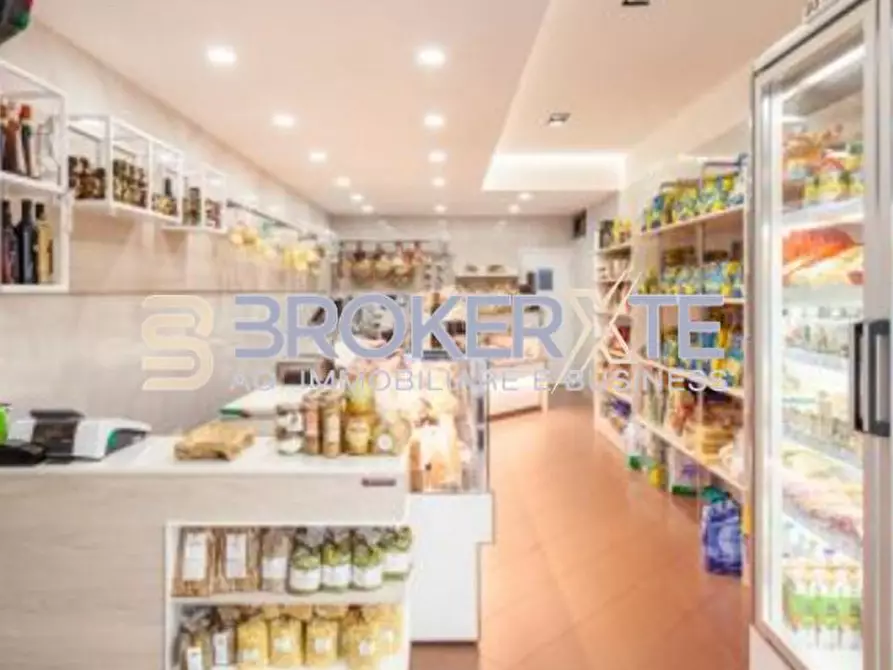 Immagine 2 di Alimentari in vendita  a Fosdinovo