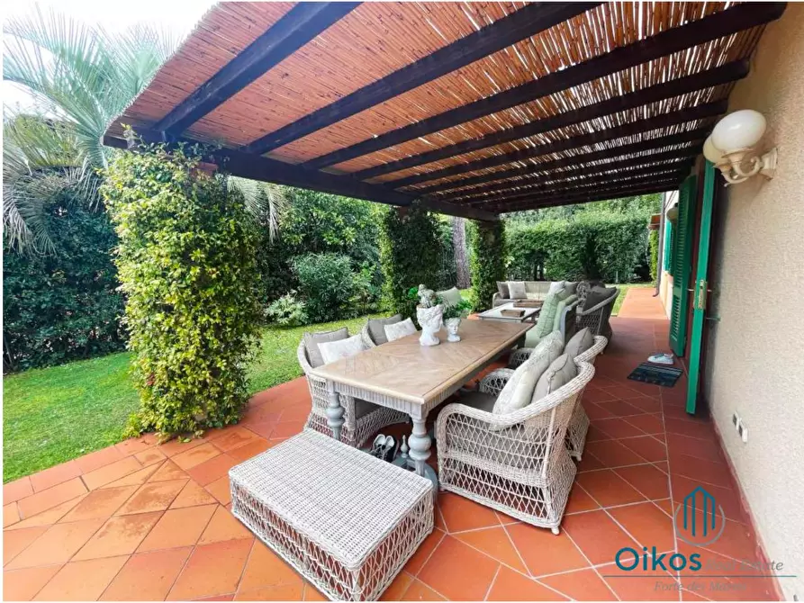 Immagine 3 di Villa in affitto  a Forte Dei Marmi