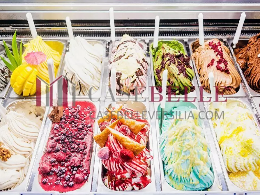 Immagine 1 di Attività commerciale in vendita  a Pietrasanta