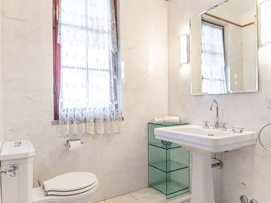 Immagine 13 di Villa in affitto  a Forte Dei Marmi