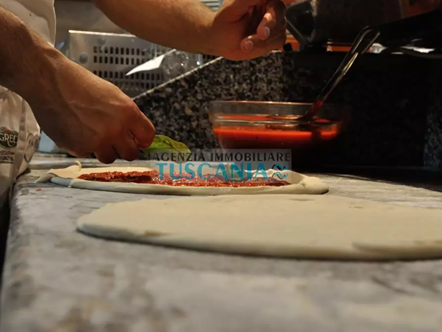 Immagine 1 di Bar / Ristorante in vendita  a Cecina