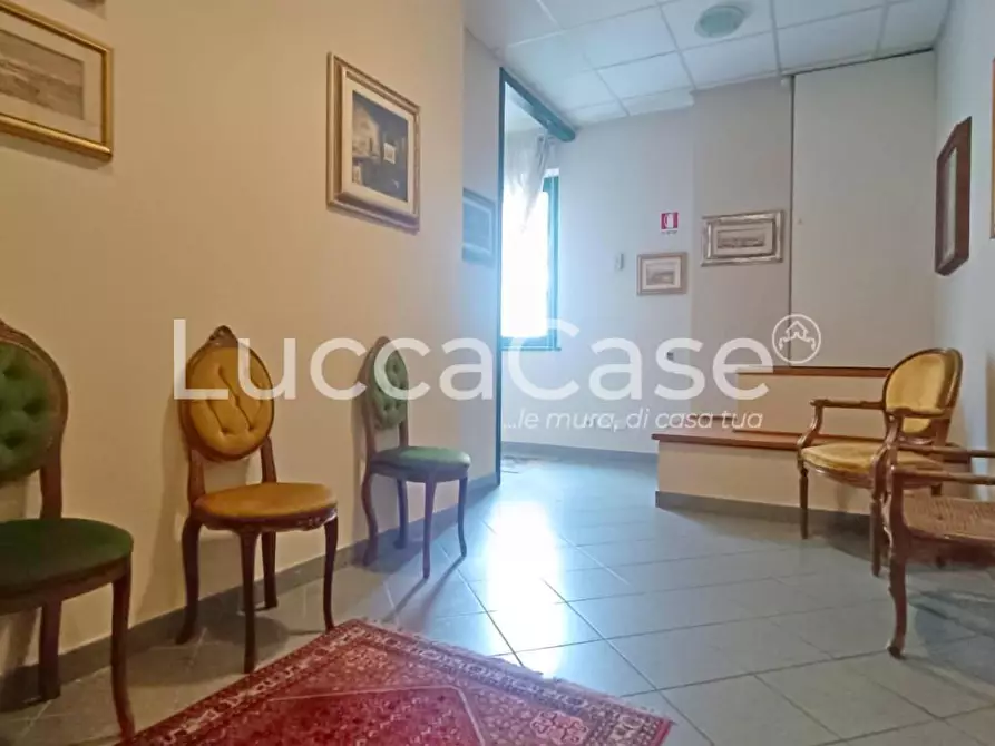 Immagine 1 di Ufficio in affitto  a Lucca
