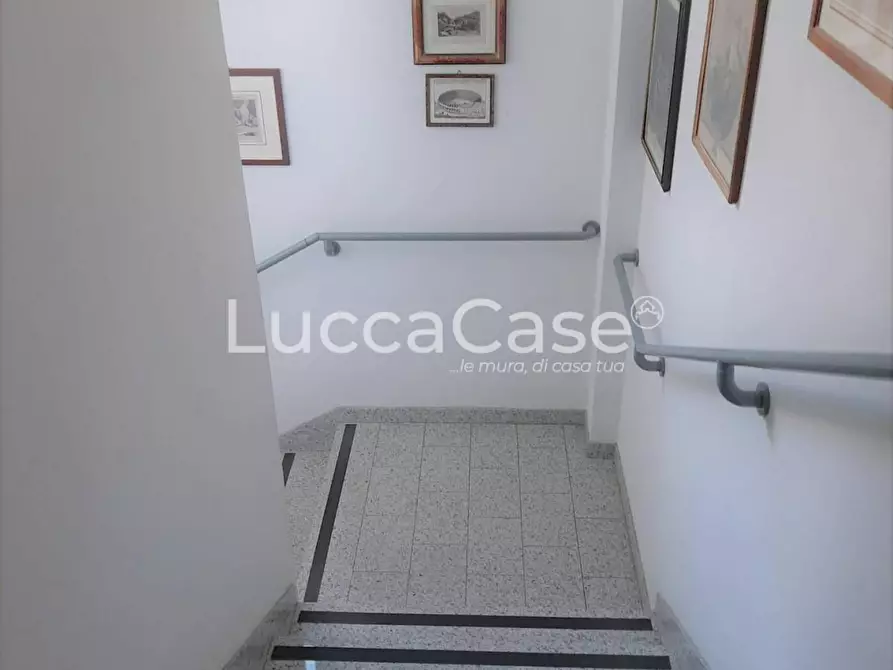 Immagine 2 di Ufficio in affitto  a Lucca