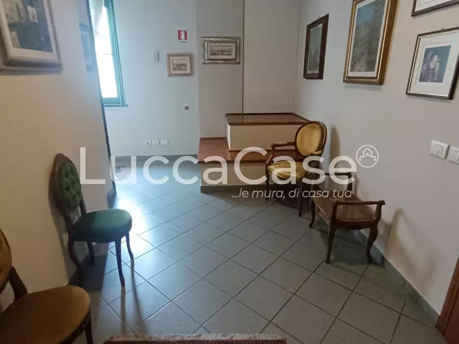 Immagine 3 di Ufficio in affitto  a Lucca