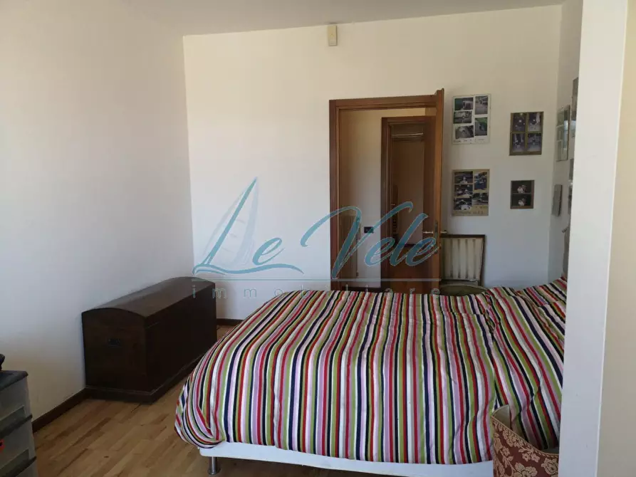 Immagine 9 di Appartamento in vendita  a Massa