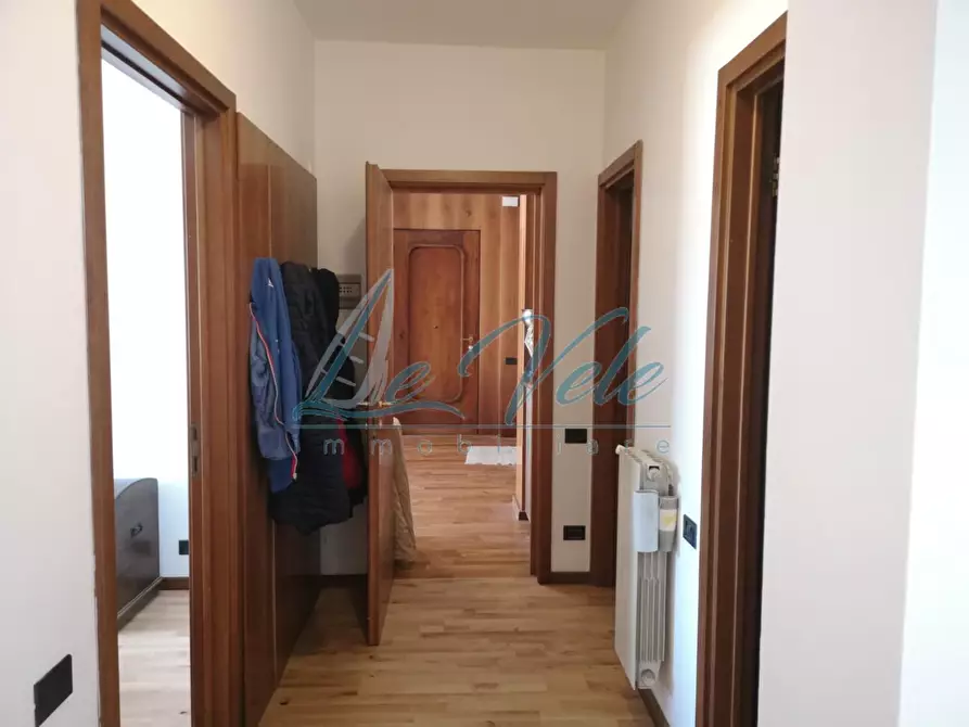 Immagine 19 di Appartamento in vendita  a Massa