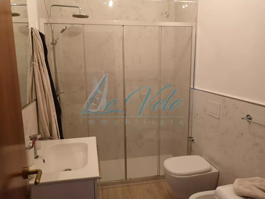 Immagine 13 di Appartamento in vendita  a Massa