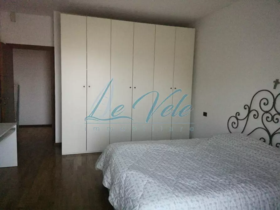 Immagine 7 di Appartamento in vendita  a Massa