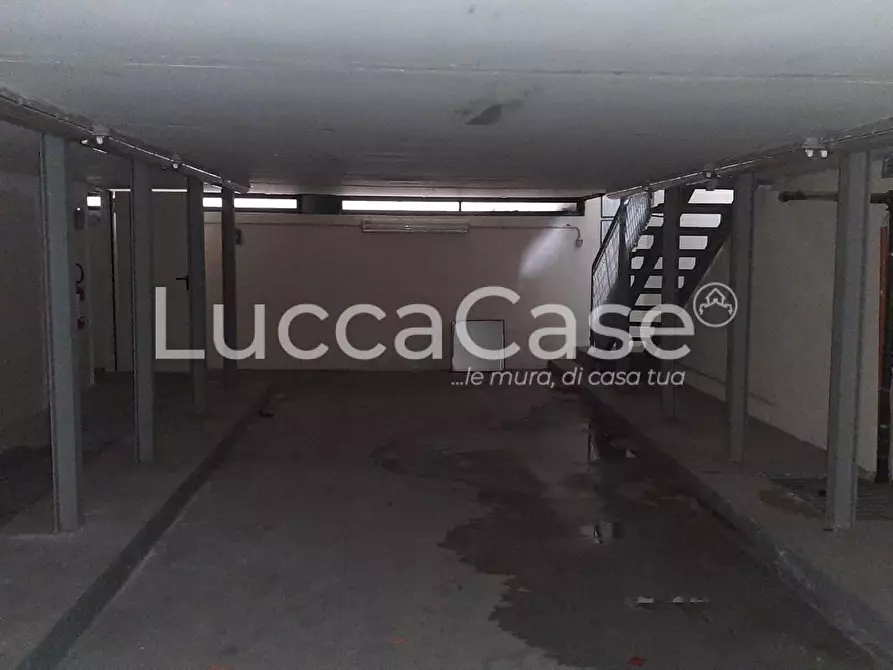 Immagine 5 di Ufficio in affitto  a Lucca