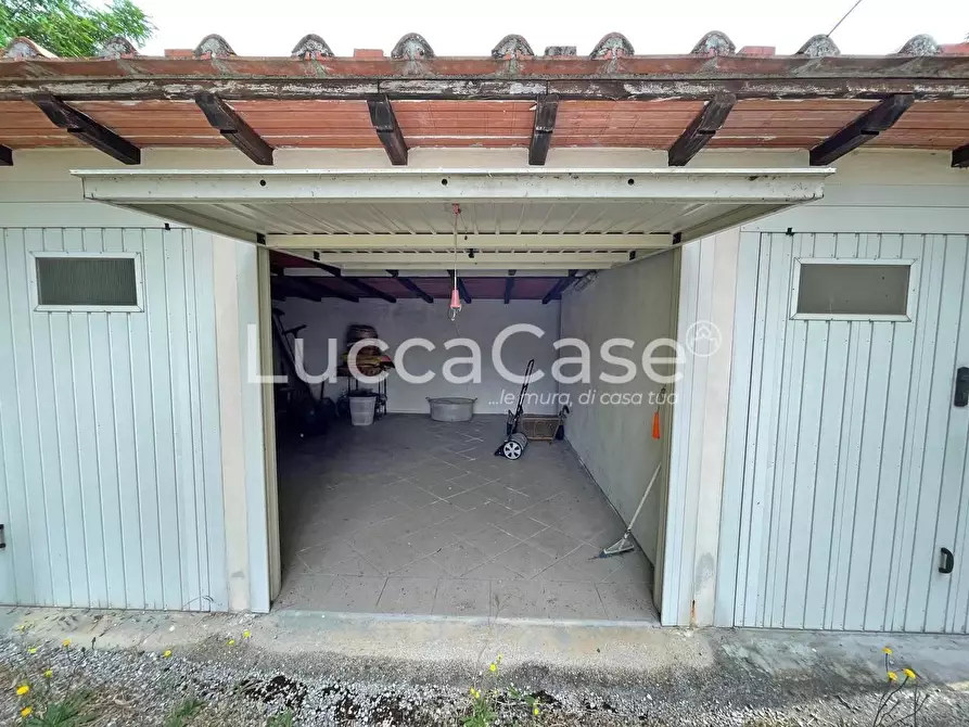 Immagine 30 di Villa in vendita  a Lucca