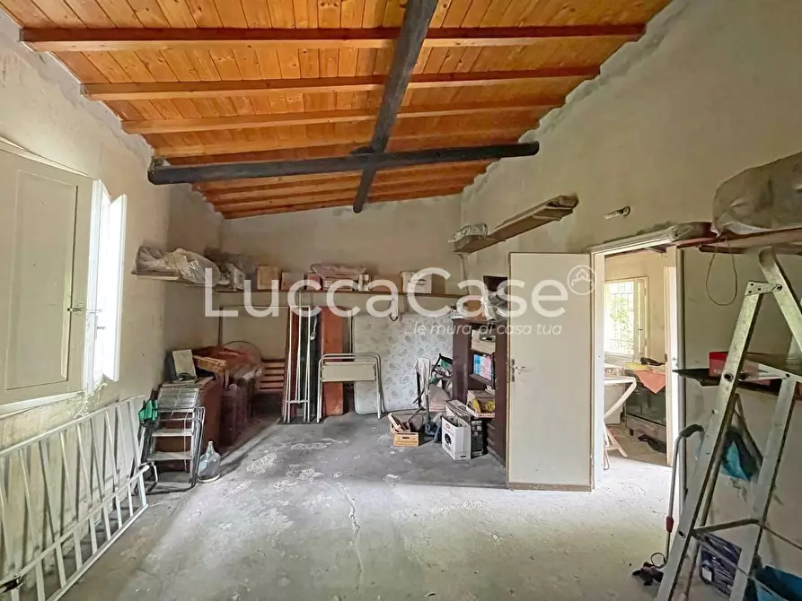 Immagine 28 di Villa in vendita  a Lucca