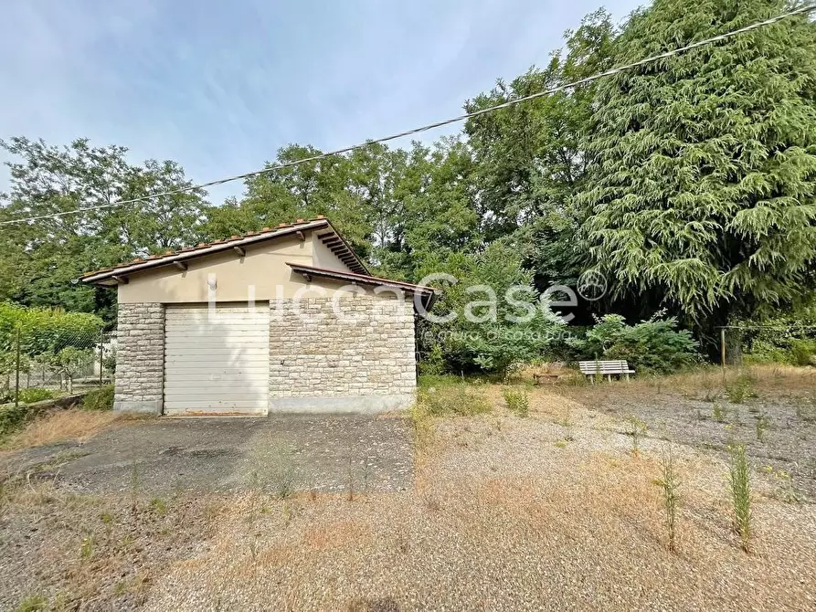 Immagine 25 di Villa in vendita  a Lucca