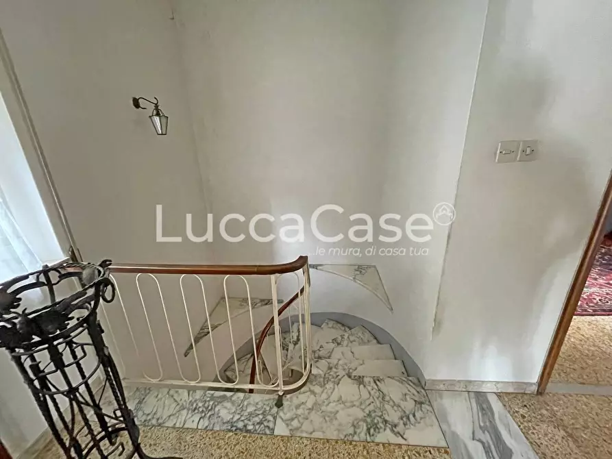 Immagine 20 di Villa in vendita  a Lucca