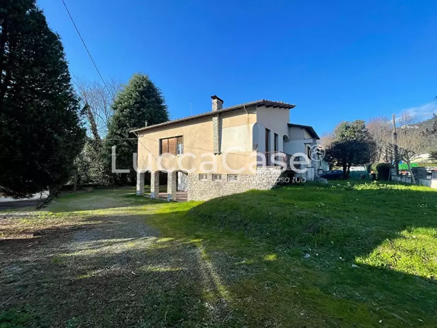 Immagine 36 di Villa in vendita  a Lucca