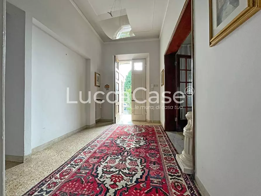 Immagine 10 di Villa in vendita  a Lucca