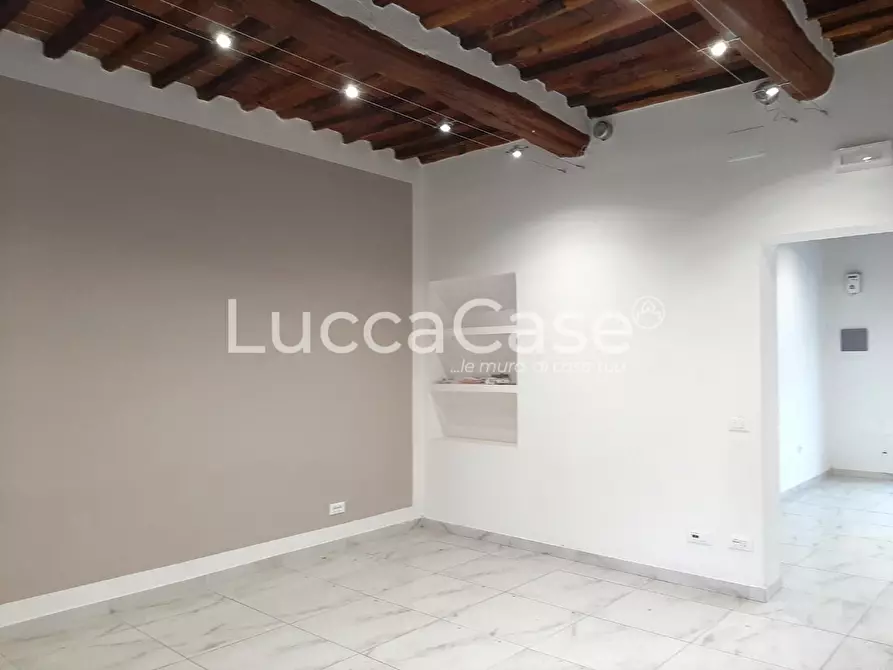 Immagine 7 di Laboratorio in affitto  a Lucca