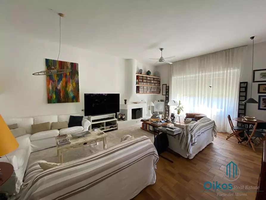 Immagine 6 di Villa in vendita  a Pietrasanta