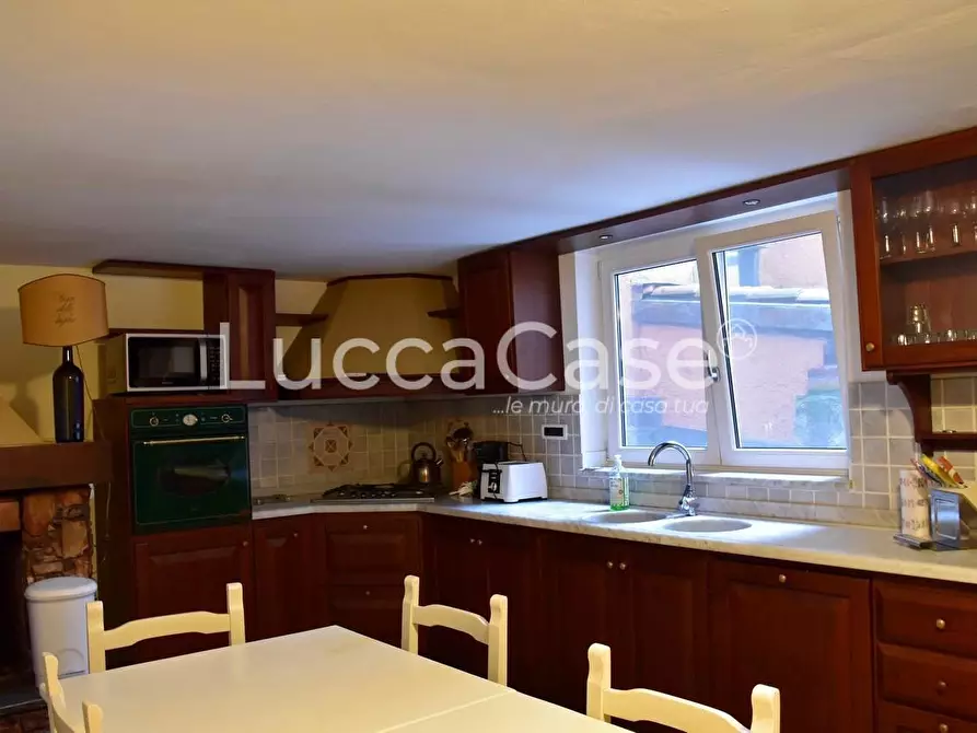 Immagine 14 di Villa in vendita  a Camaiore