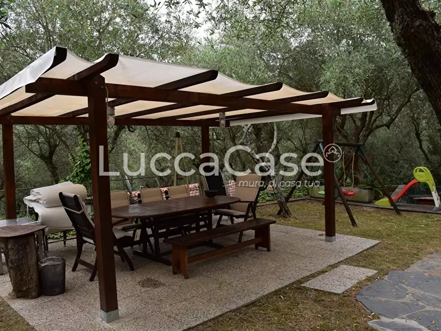 Immagine 5 di Villa in vendita  a Camaiore